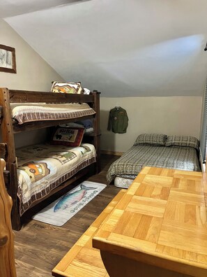 5 bedrooms, desk, free WiFi, bed sheets - New listing, Sauna, 5-bedroom Lake House on Millinocket Lake,BSP, Paddle boards (Millinocket)