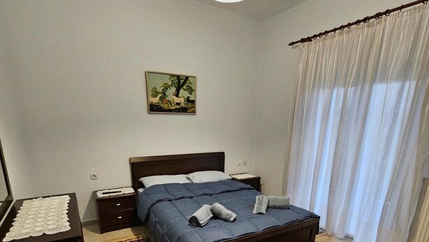 5 bedrooms, desk, iron/ironing board, free WiFi - Paikos Townhouse is a Unique 220 sq.m. Residence with Garden, Pavilion & Orchard (Κωνσταντία)
