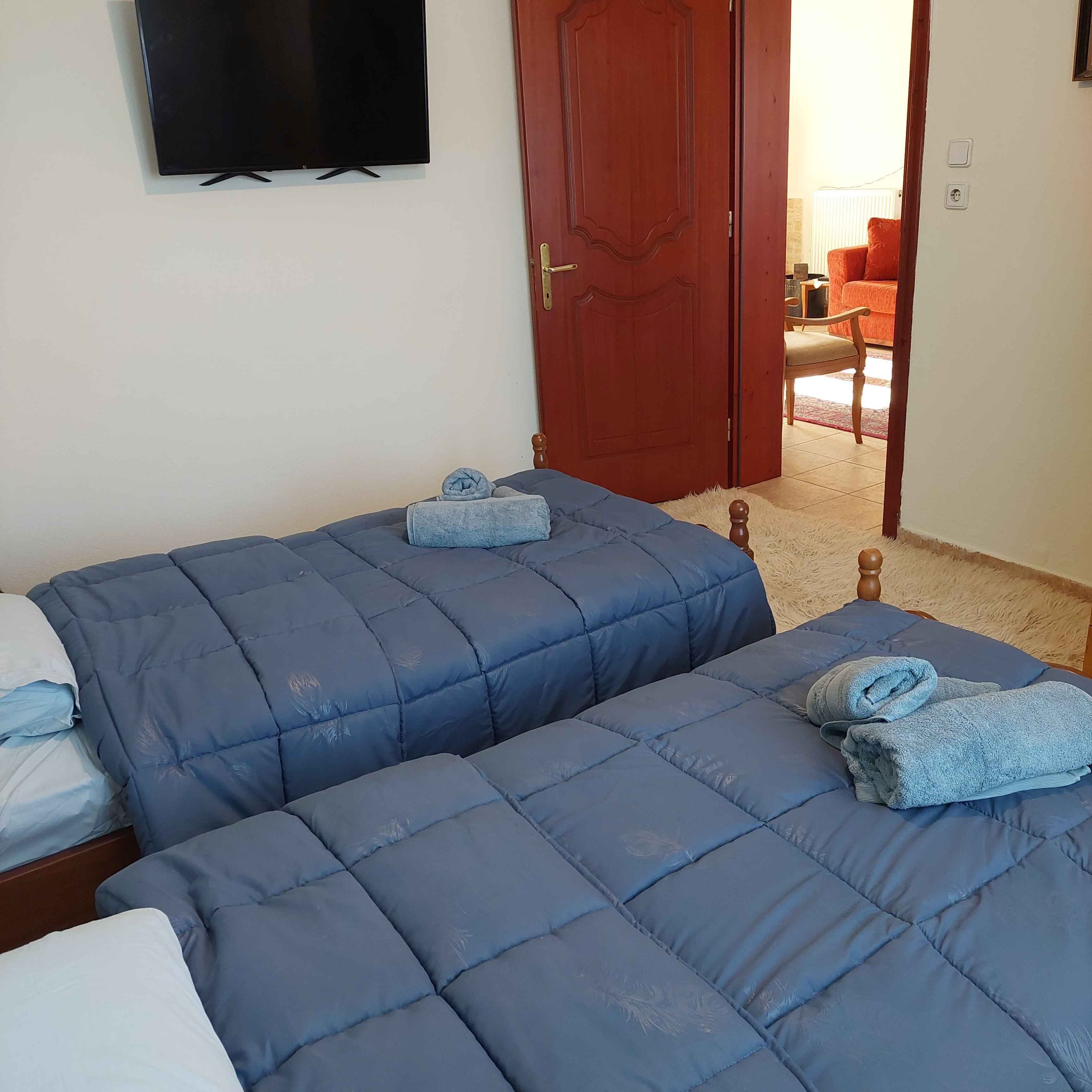 5 habitaciones, escritorio, tabla de planchar con plancha y wifi gratis 