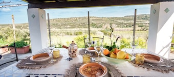 La Villa del Relax - Two Bedroom Villa, Sleeps 4