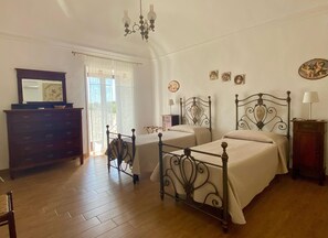 9 bedrooms, iron/ironing board, WiFi, bed sheets