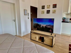 Bügeleisen/Bügelbrett, WLAN, Bettwäsche