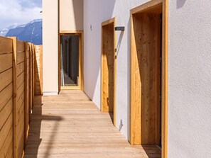 Apartment | Balcony - Chalet in Combloux With Mont-blanc Views (Combloux)