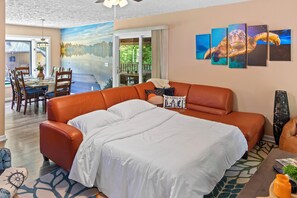 3 bedrooms, iron/ironing board, free WiFi, bed sheets