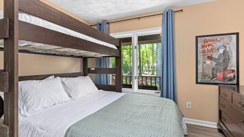 3 bedrooms, iron/ironing board, free WiFi, bed sheets