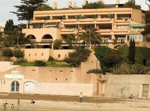 Exterior - 180° sea view, direct beach access, close to town center (Bandol)