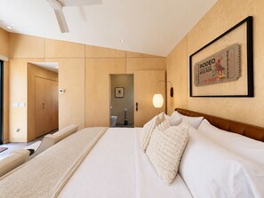 Iron/ironing board, free WiFi, bed sheets - Luxury Summer Retreat - Minutes to Downtown (Prescott)