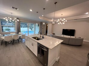 Interior - 3-bedroom house in charming South Naples 1 month min (Naples)