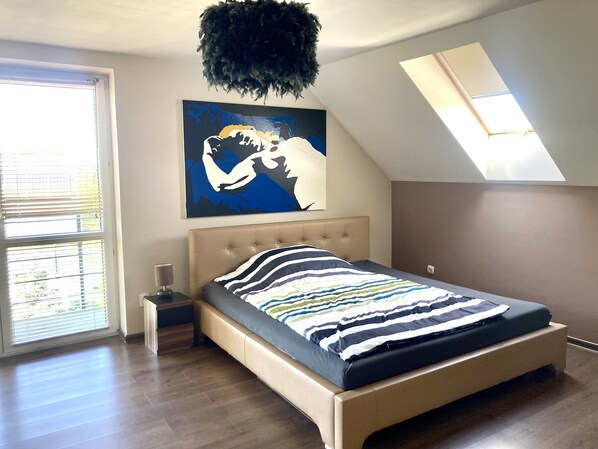 5 dormitorios, tabla de planchar con plancha, wifi y ropa de cama