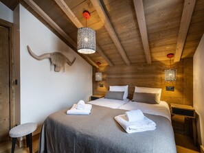 Apartment | 4 bedrooms, bed sheets - Pet-friendly Apartment in Prime Location (Megeve)