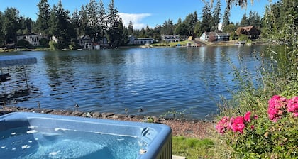 Private Lakefront Home near Seattle, Mt Rainier & Ocean Shores