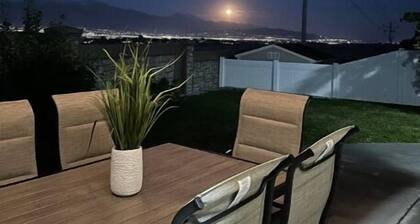 Wake up to the best panoramic views in this cozy 3-bedroom house.