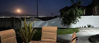 3-bedroom house in tranquil West Jordan with AC, WiFi