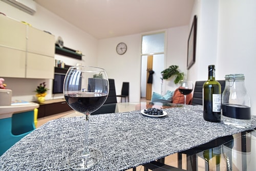 Whole cozy apartment ;Bright, ideal, for families;Single couples.