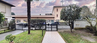 Whole cozy apartment ;Bright, ideal, for families;Single couples.
