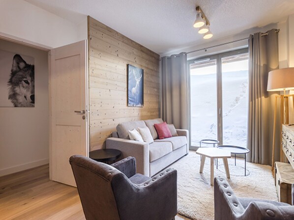 Apartment | Living room - Apartment in La Rosiere Near Ski Slopes (Montvalezan)