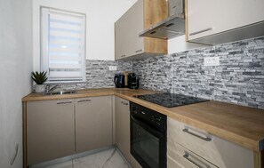 Refrigerador, horno, placa de cocina, cafetera/tetera