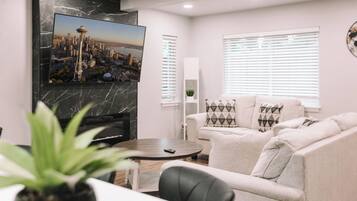 Smart TV, computer monitors