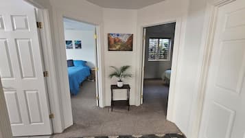 3 bedrooms, desk, iron/ironing board, travel crib