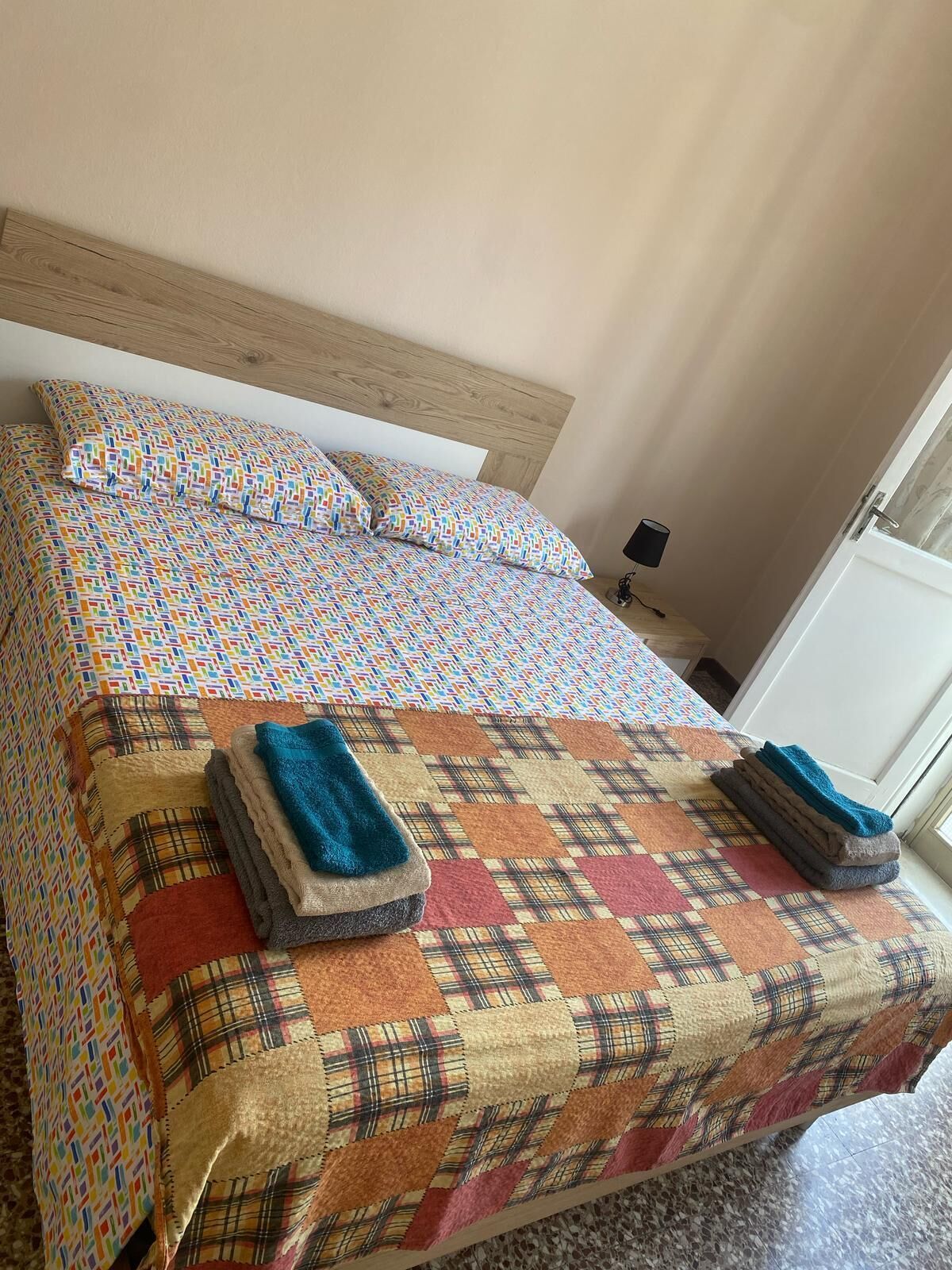 2 chambres, fer et planche à repasser, Wi-Fi, draps fournis