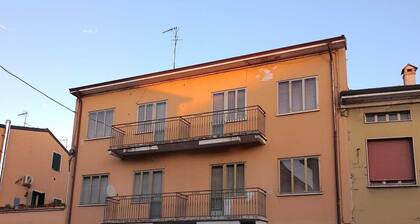 Mantova sweet home 2-bedroom apartment in phenomenal Mantova with AC, WiFi