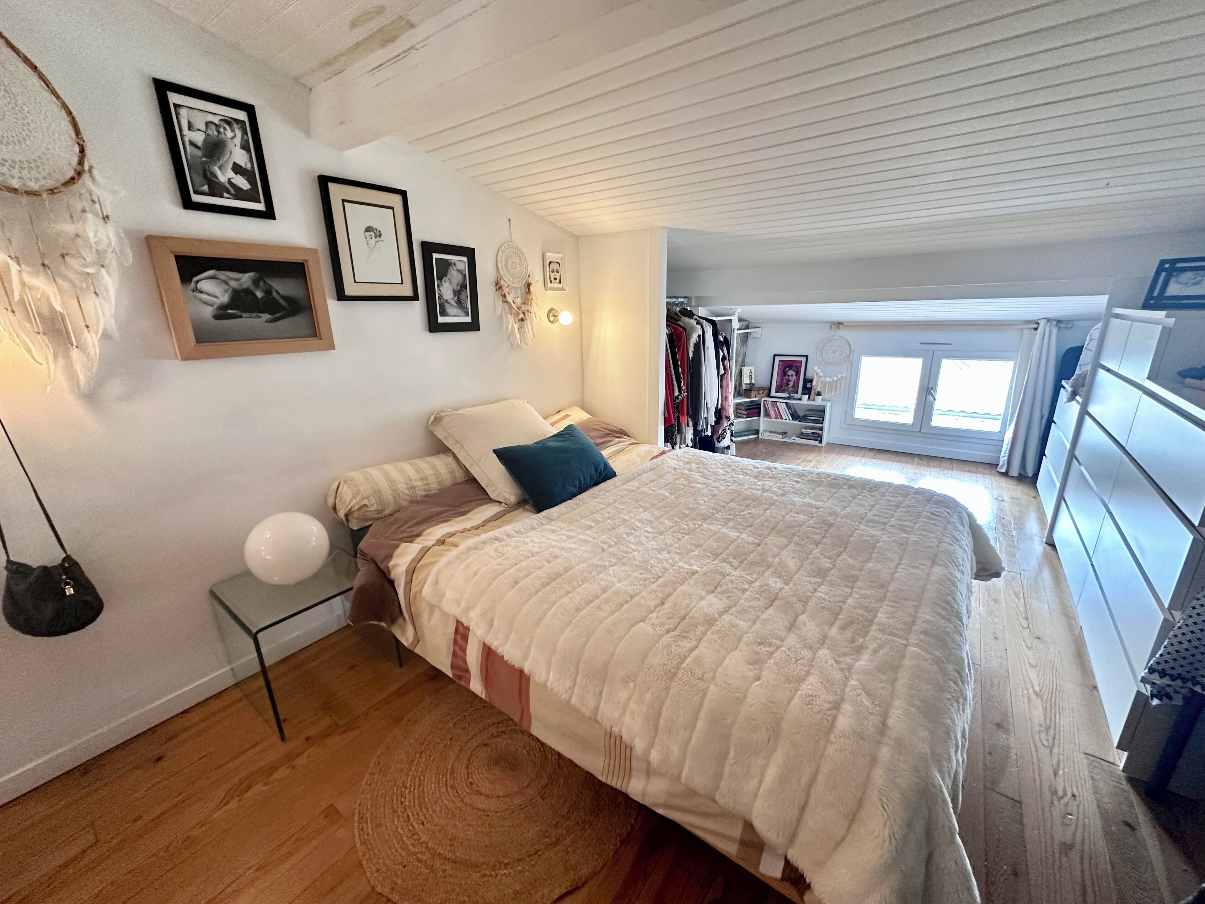 4 bedrooms, desk, iron/ironing board, WiFi