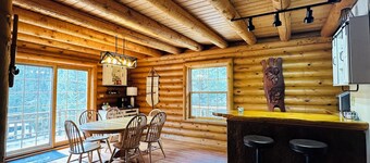 Spacious 6BR, 3 story, Mountain Lodge, Sleeps 14, Forest Views, Pecos River