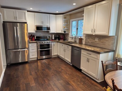 Cozy 2-bedroom house in charming Lewistown with WiFi