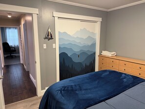 2 bedrooms, desk, WiFi, bed sheets - Cozy 2-bedroom house in charming Lewistown with WiFi (Lewistown)