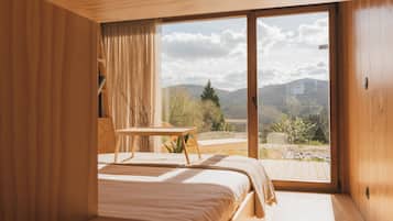 1 bedroom, travel crib, free WiFi, bed sheets