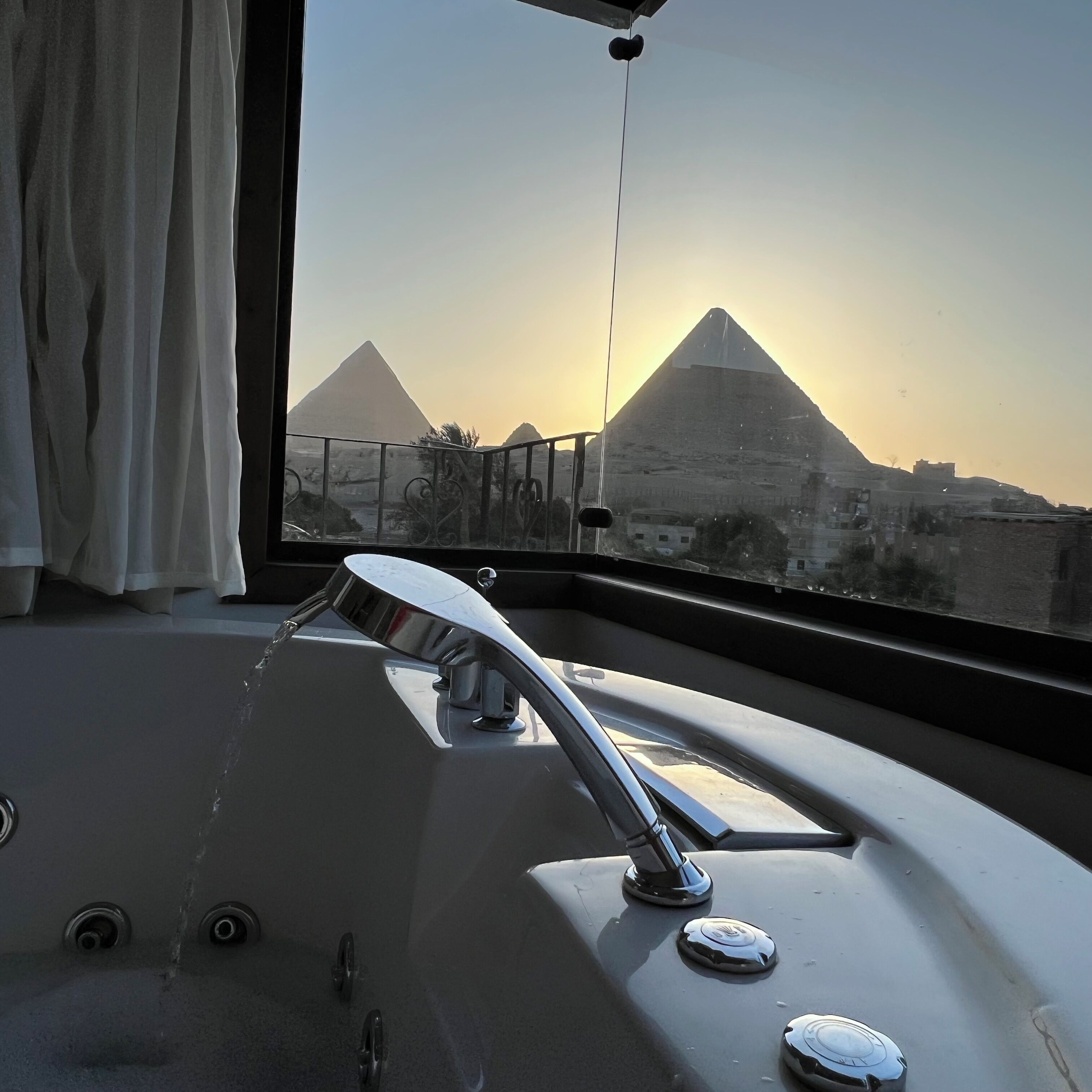 皇室套房, 露台, 山景 | 高級寢具、羽絨被、特厚豪華床墊、迷你吧