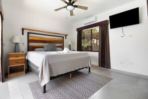 3 bedrooms, desk, WiFi, bed sheets