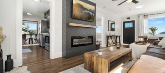 Cozy Olympic Haus, in Port Angeles near Olympic National Park, Lakes & Downtown