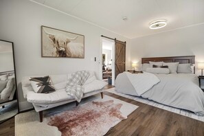 2 Schlafzimmer, Bügeleisen/Bügelbrett, Reisekinderbett, kostenloses WLAN