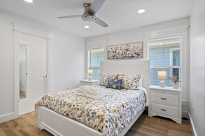 4 bedrooms, iron/ironing board, free WiFi, bed sheets