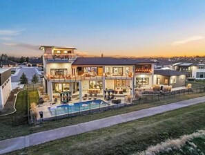 Exterior - 6K SQFT Lux |Heated Pool|Hot Tub |Sauna |Speakeasy (Twin Falls)