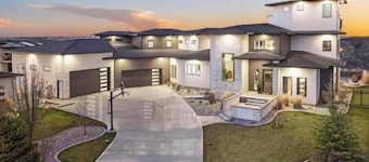 6K SQFT Lux |Heated Pool|Hot Tub |Sauna |Speakeasy