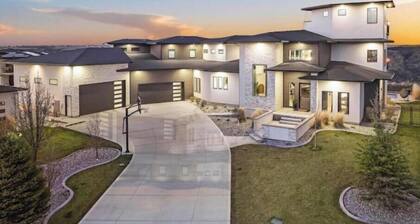 6K SQFT Lux |Heated Pool|Hot Tub |Sauna |Speakeasy