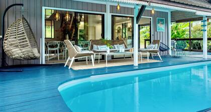 Villa fully equipped, for 8, swimming pool, 4 air-conditioned bedrooms