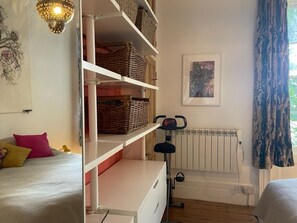 1 sovrum, strykjärn/strykbräda, wi-fi och sängkläder