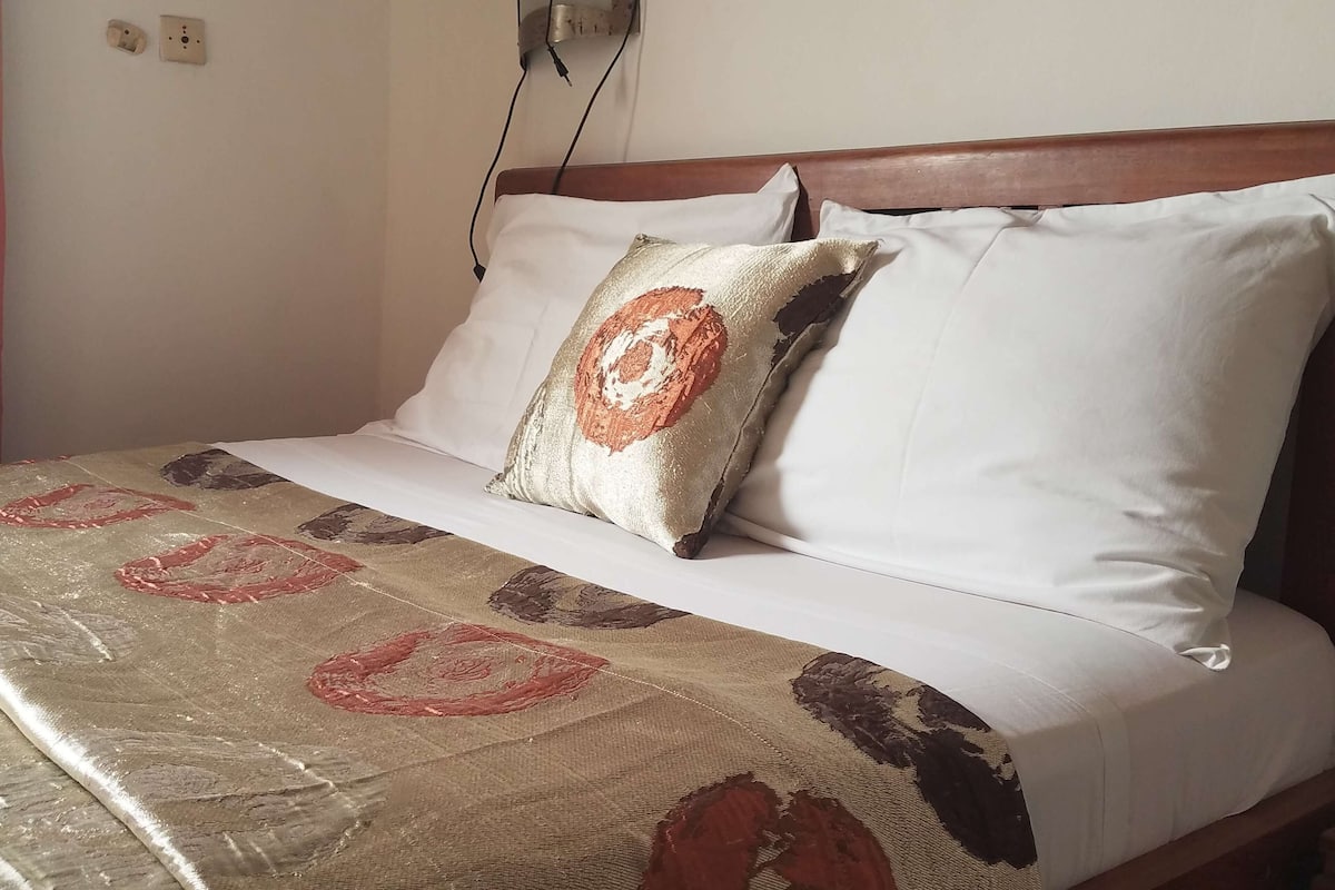 Tabla de planchar con plancha y wifi gratis