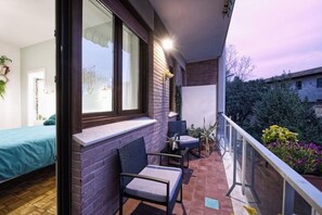 Property grounds - "3 Steps From": Metro Marconi (Roma)