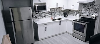 Luxury Suite near Skytrain