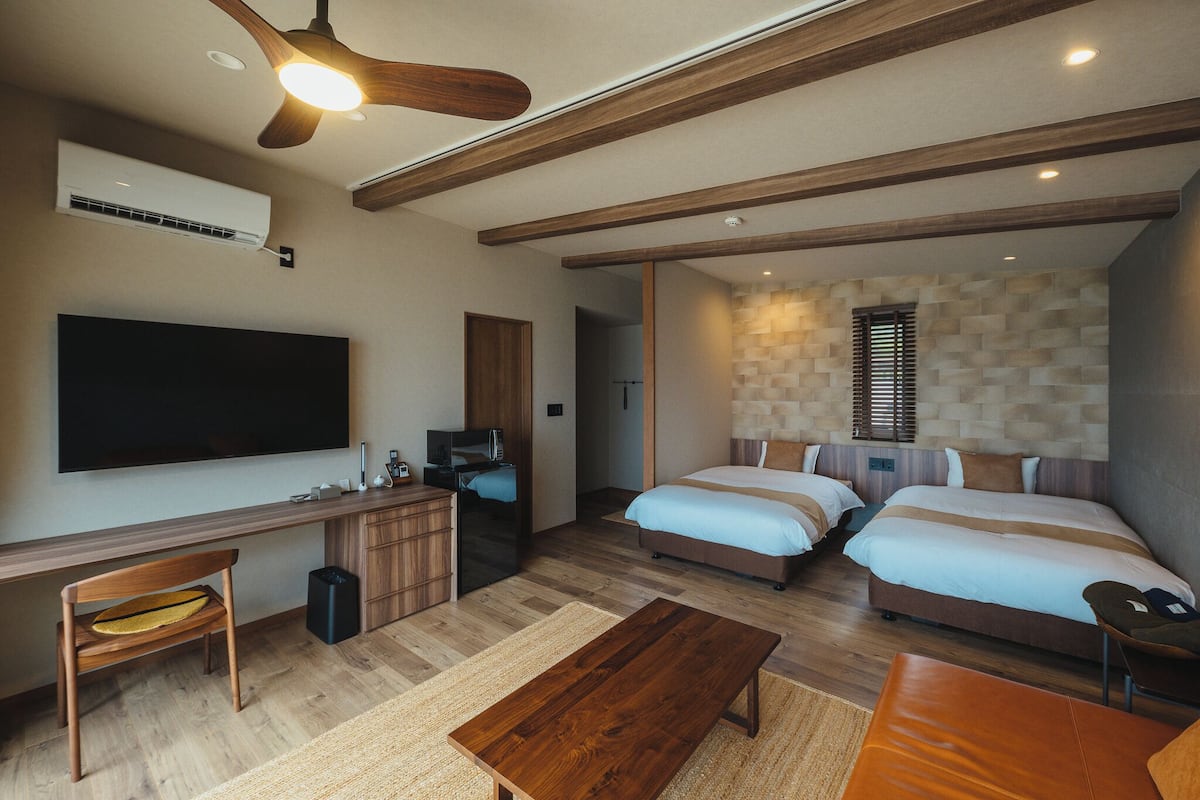 Casa de campo básica, vista al océano | 1 habitación, caja de seguridad en la habitación y escritorio