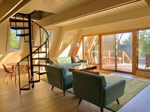 Smart-TV, Kamin, Videospiele, DVD-Player