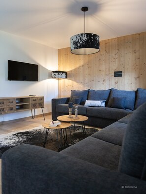 Apartment | Living room - Spacious Apartment in Chantemerle Resort (Saint-Chaffrey)