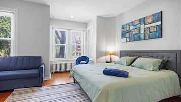 4 habitaciones, tabla de planchar con plancha, wifi y ropa de cama