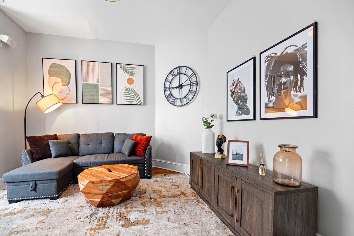 4-bedroom B&B in amazing Columbia Heights