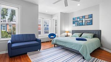 4 bedrooms, iron/ironing board, WiFi, bed sheets