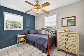 3 bedrooms, desk, iron/ironing board, free WiFi - Charming 3-bedroom house with AC, WiFi in peaceful Alva (Alva)